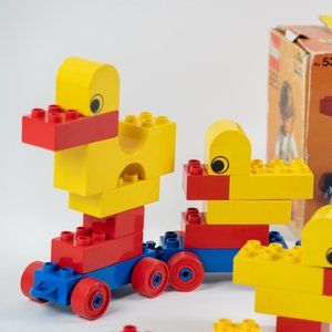 Vintage 1976 LEGO Set #532 – Pull-Along Ducks